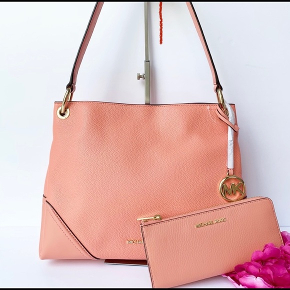 Michael Kors Handbags - NWT Michael Kors Shoulder bag Set